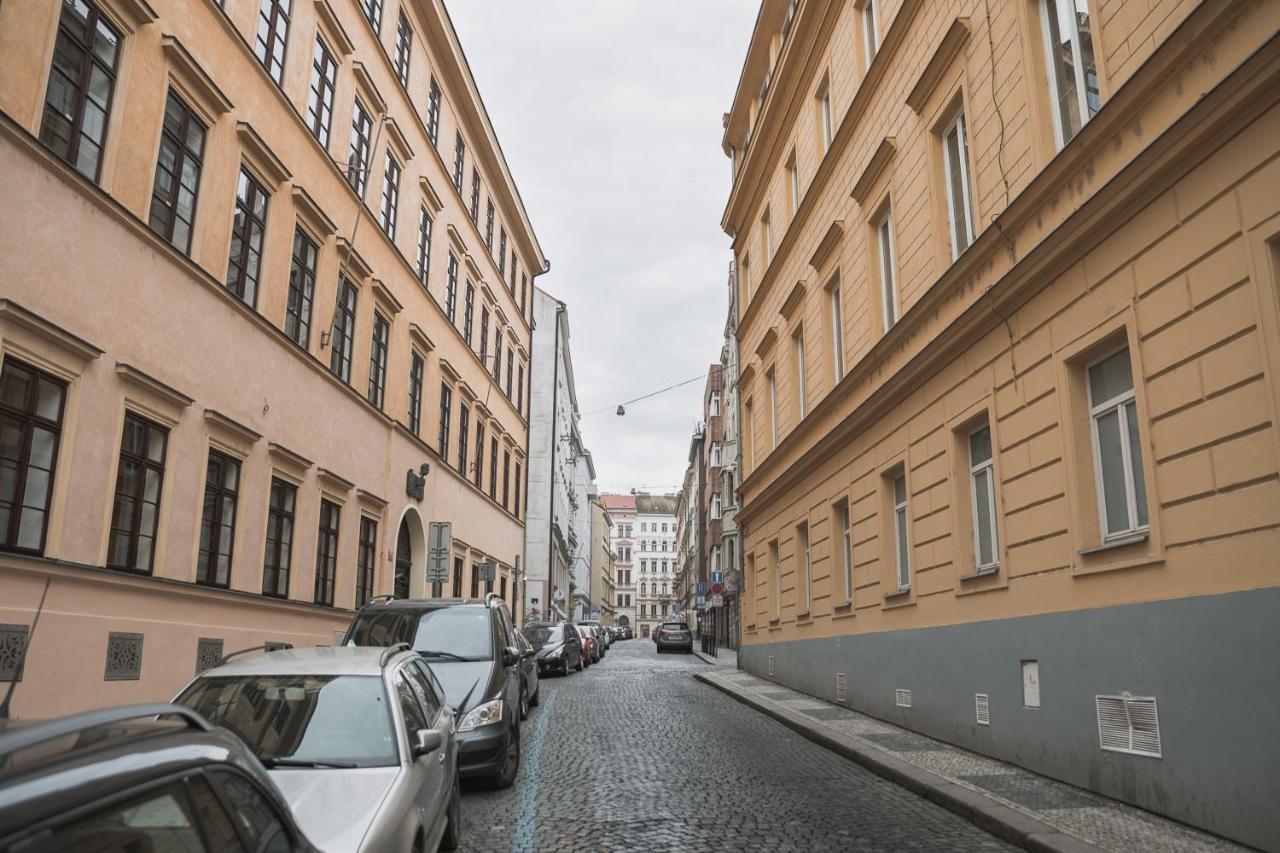 Skolska Junior Apartment Прага Екстериор снимка