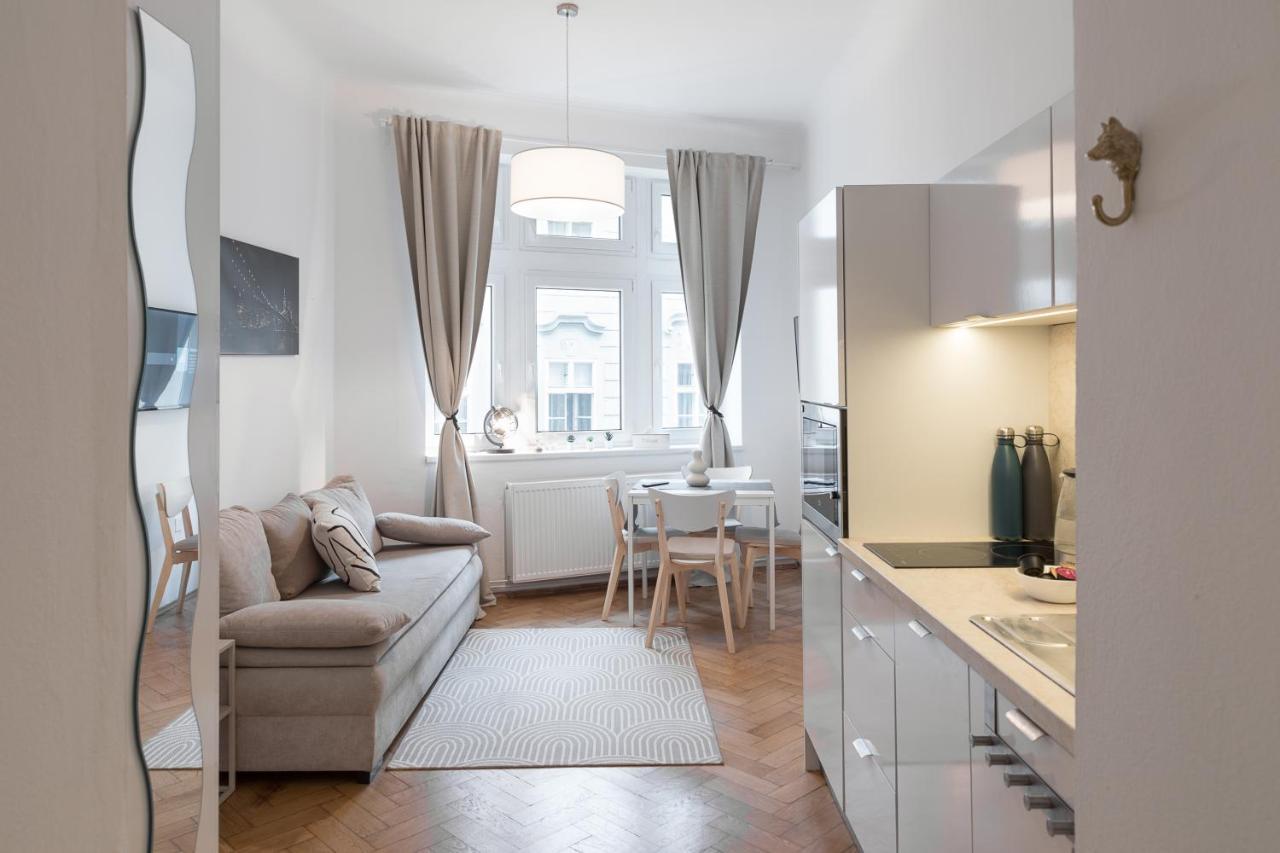 Skolska Junior Apartment Прага Екстериор снимка
