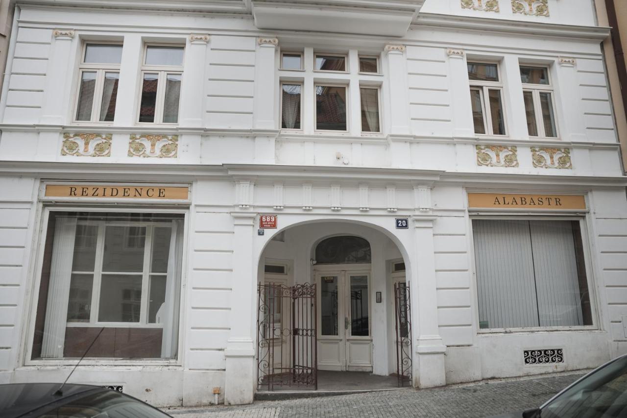 Skolska Junior Apartment Прага Екстериор снимка